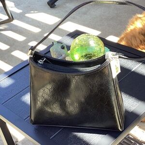 Elegant Black Leather Handbag